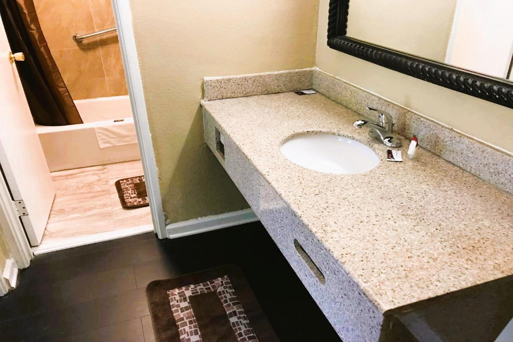 Budgetel Inn&Suites Tallahassee Eksteriør bilde